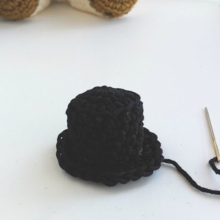 cappello_cilindro_uncinetto