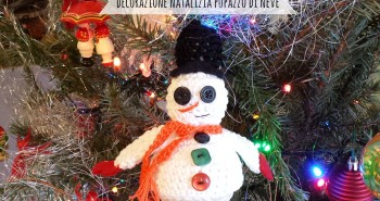 decorazione_natalizia_pupazzo_di_neve_uncinetto